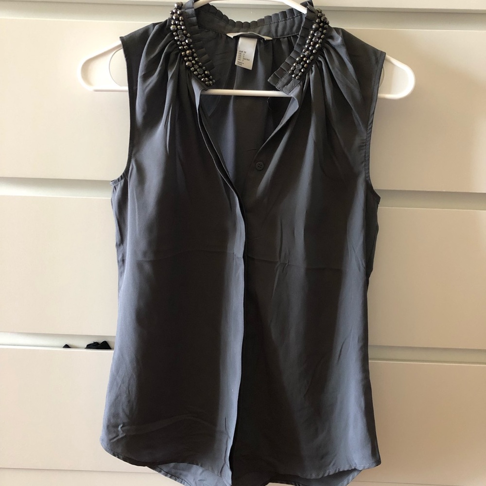Great condition. H&M gray blouse